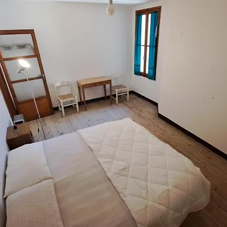 Black Dolomyte Apartment Apartment